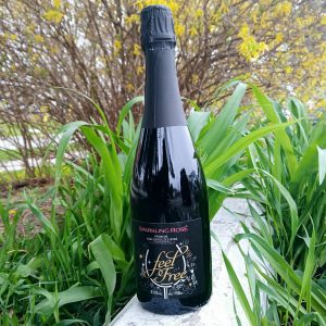 Feel Free Sparkling Rosé